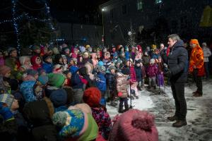 039 Pozdrav zimi in praznik luči Foto atelje Postojnatext